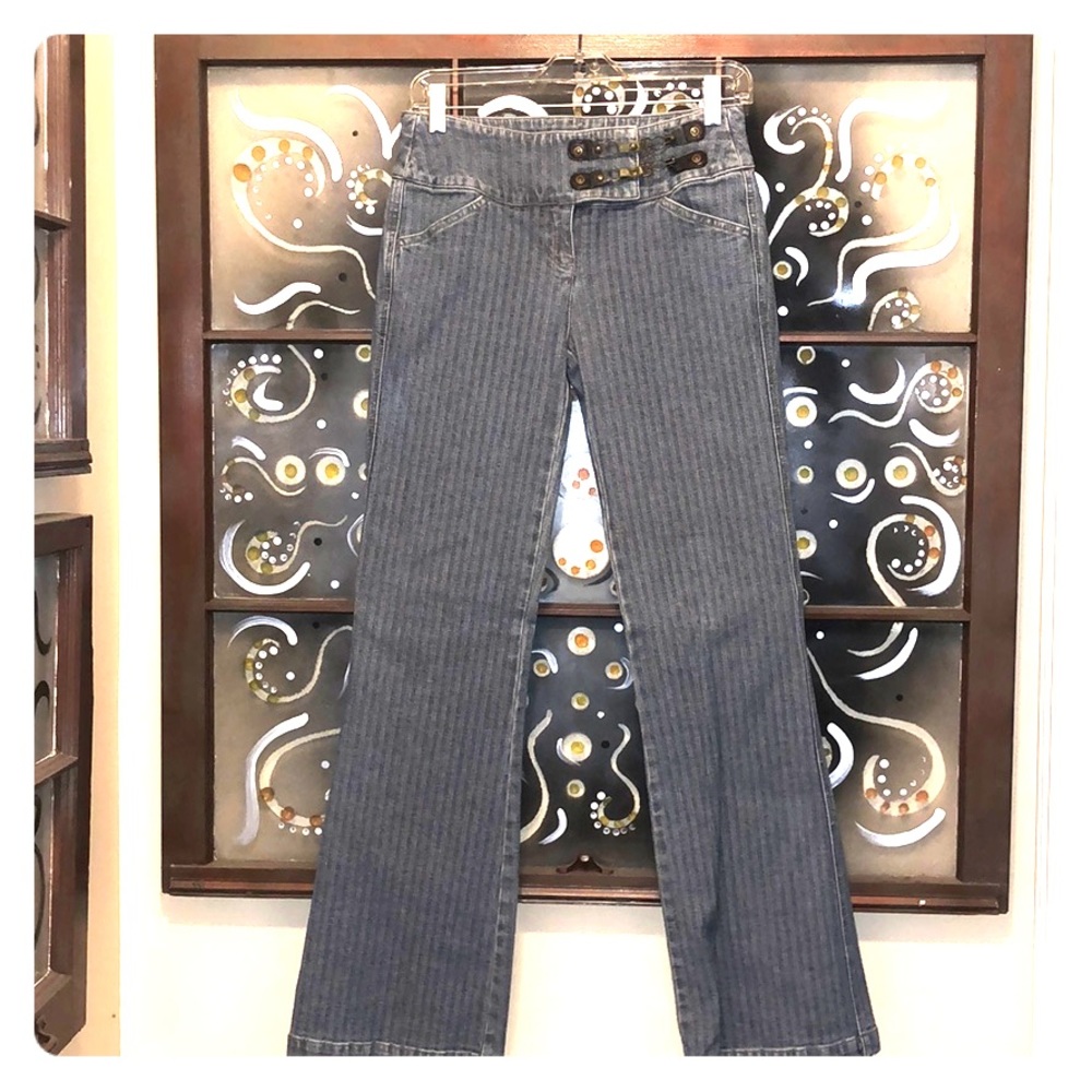 DKNY low rise boot cut jeans 👖
